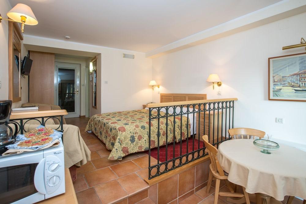 Apartments Bellevue Plava Laguna Πόρετς Εξωτερικό φωτογραφία