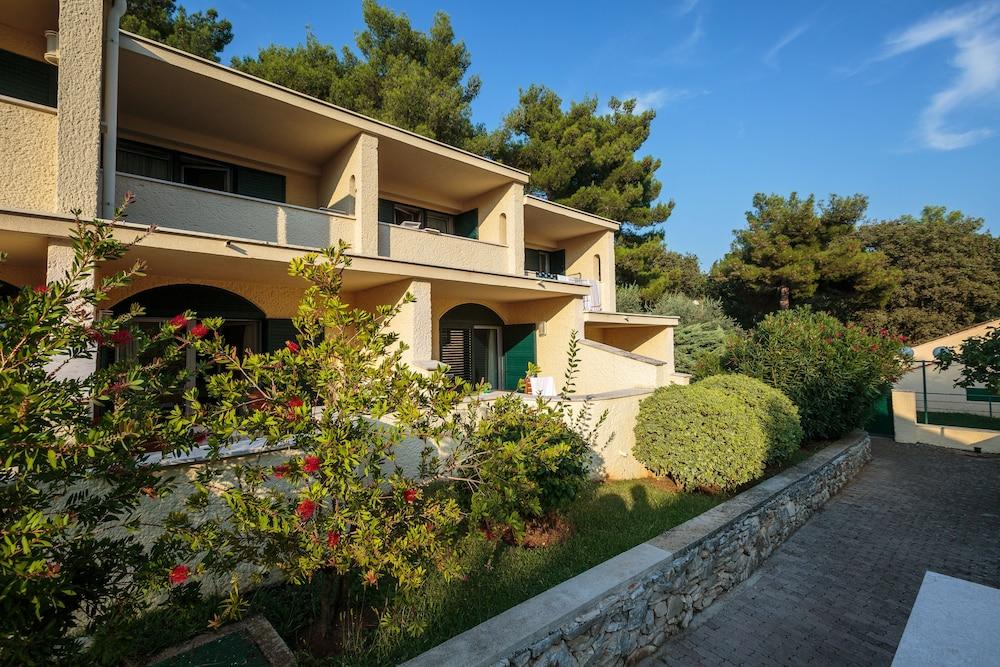 Apartments Bellevue Plava Laguna Πόρετς Εξωτερικό φωτογραφία